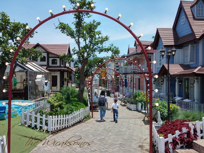 Kota Mini Floating Market Lembang